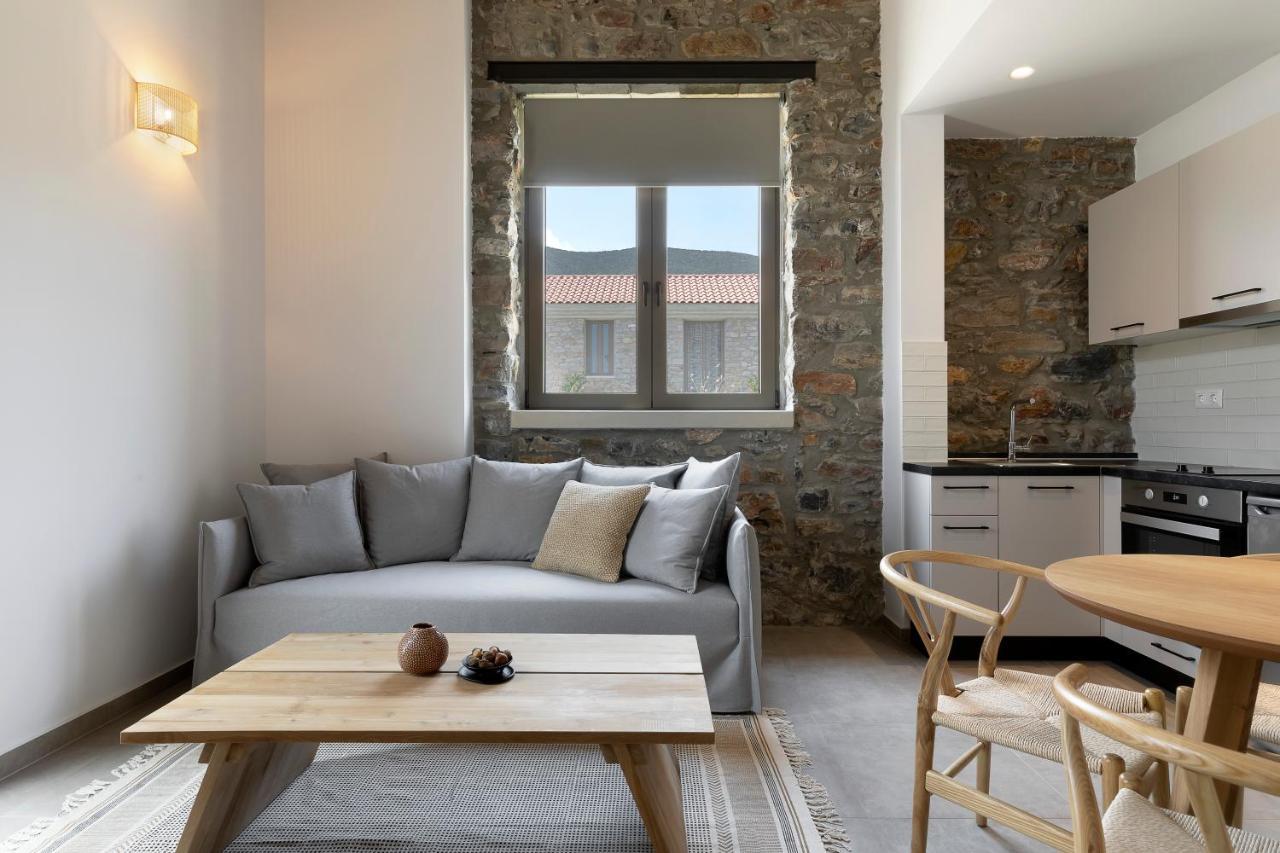 Lichnos Luxury Suites Sourpi エクステリア 写真