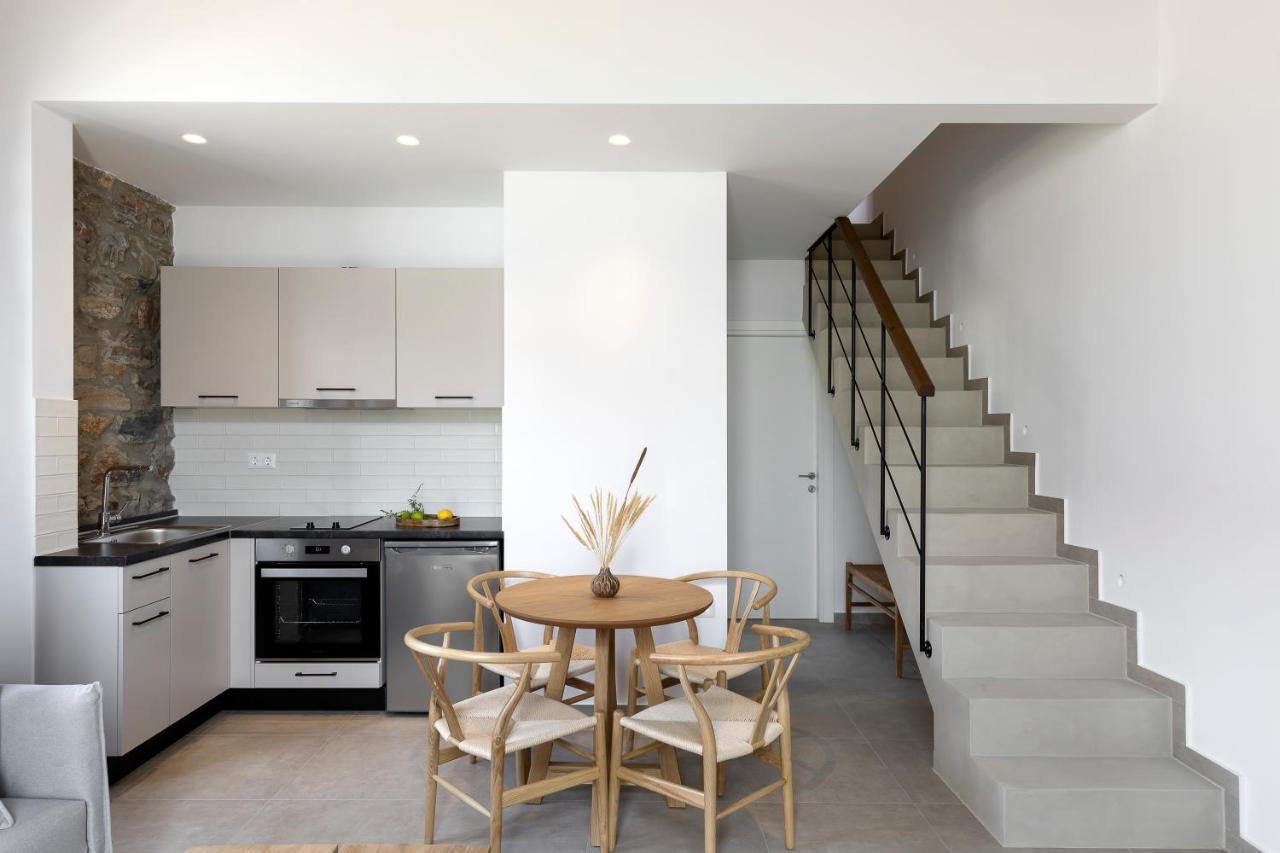 Lichnos Luxury Suites Sourpi エクステリア 写真