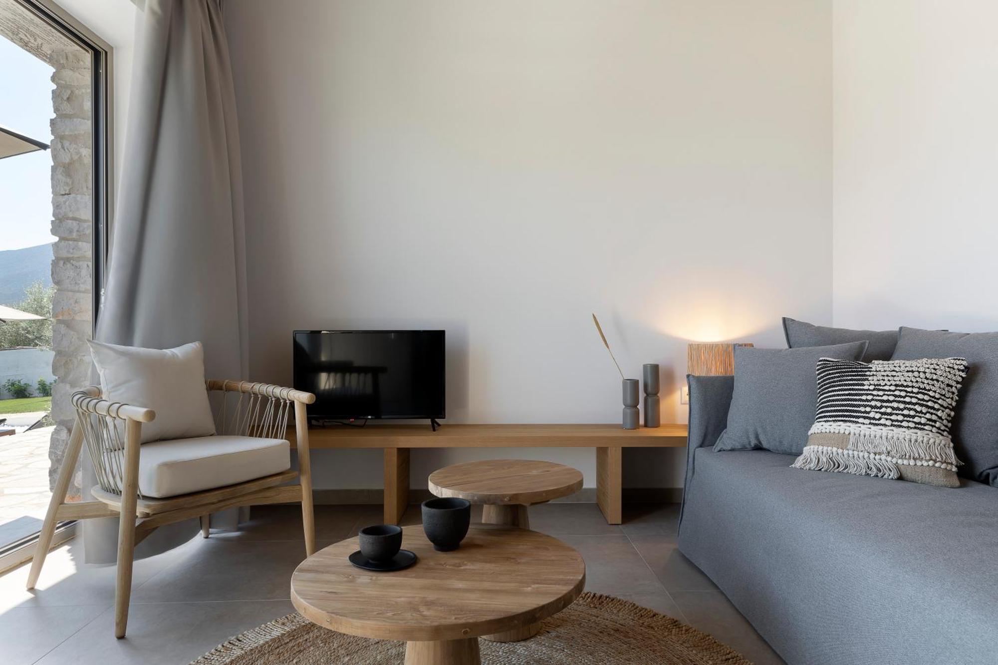 Lichnos Luxury Suites Sourpi エクステリア 写真