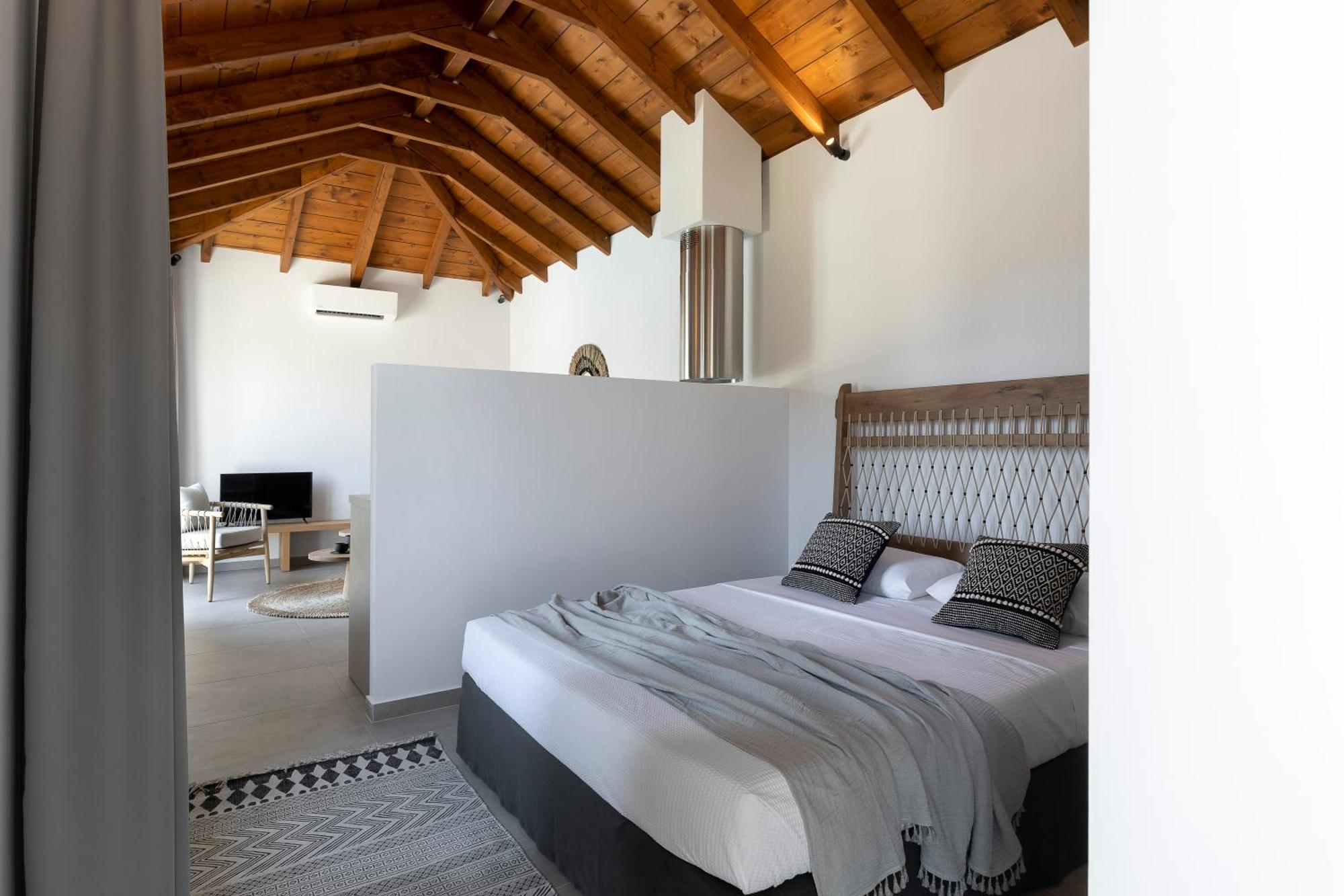 Lichnos Luxury Suites Sourpi エクステリア 写真